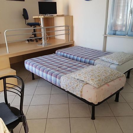 Monolocale A Peschiera Del Garda Vista Lago公寓 外观 照片